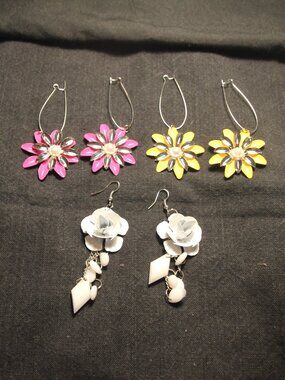 Earrings, flowers, metal. 3 for one price. Good condition.